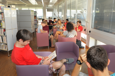 Bibliothèque - salle de lecture